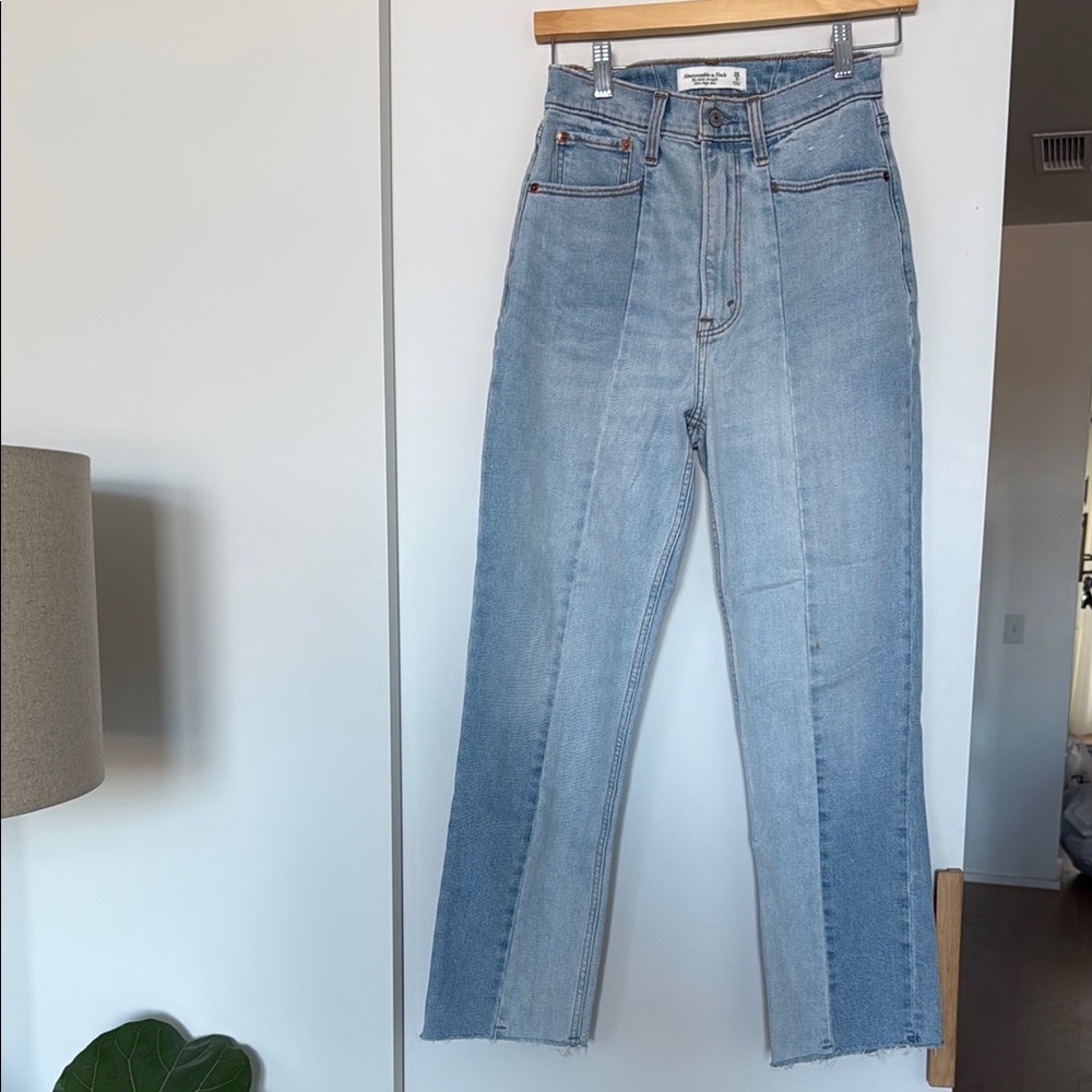 Abercrombie & Fitch The Ankle Straight Ultra High Rise Curve Love Jean